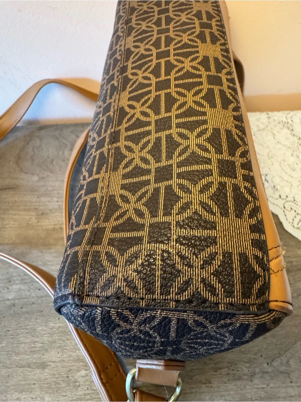Brown geometric pattern Crossbody/Shoulder bag - Picture 6 of 11